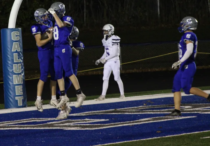 Copper Kings football swats away Purple Hornets